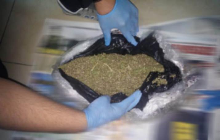 1 kilo 801 gram kubar esrar ele geçirildi